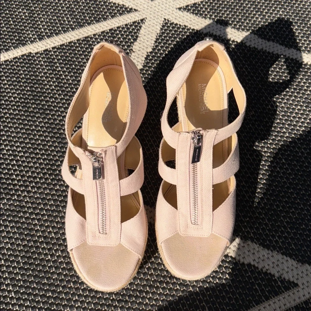 Michael Kors Berkley Wedge Sandal size 8